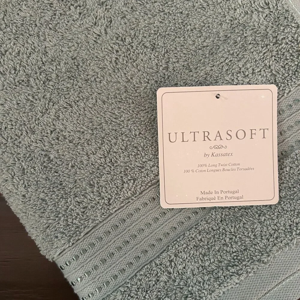 Ultrasoft by Kassatex NWT Grey Hand Towel